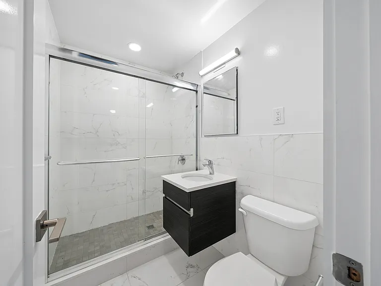 2160 Matthews Ave #7W — Photo 8