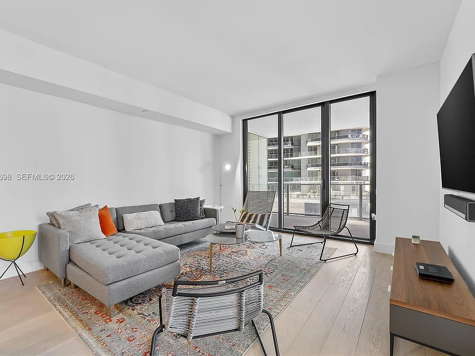 1010 Brickell Ave #1911