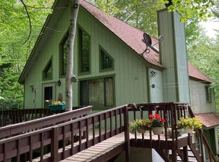 66 June Berry Dr, Gouldsboro, PA 18424