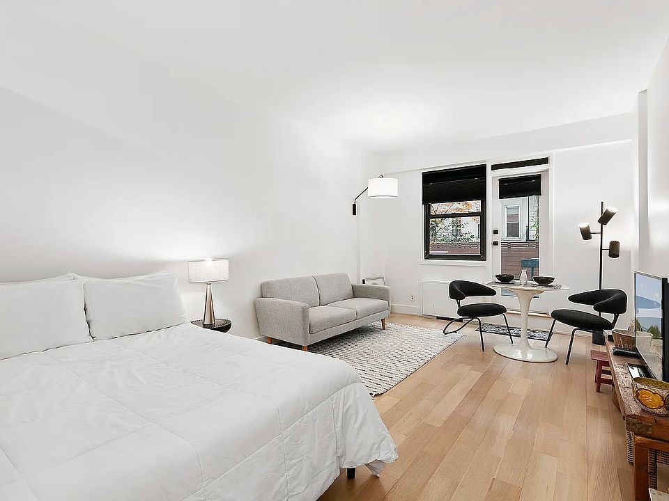 1st image of 315 E 65th St APT 1B