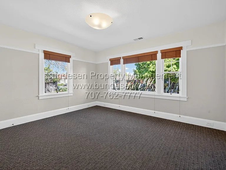 612 Petaluma Blvd S — Photo 19
