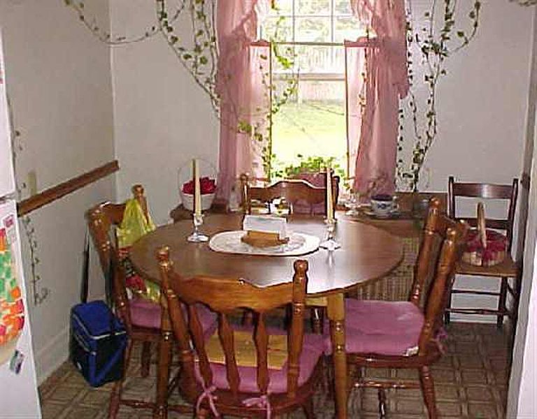 3rd image of 254 SPRING Avenue