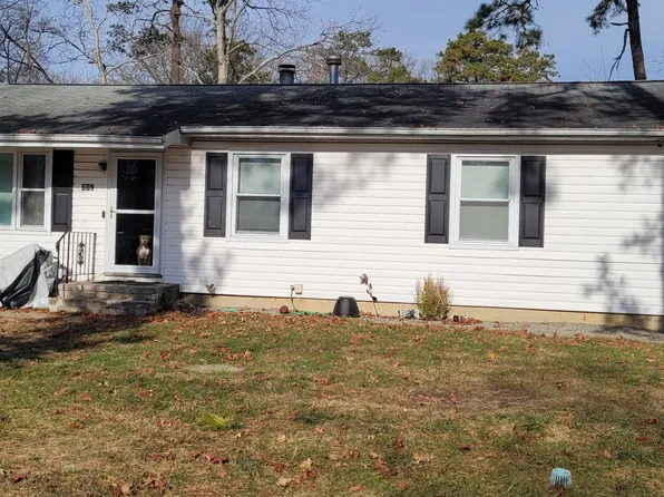 609 Commonwealth Boulevard, Toms River, NJ 08757