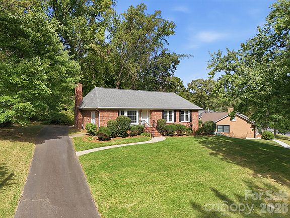 3rd image of 5724 Telfair Rd