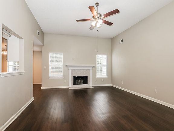 3rd image of 172 Regency Park Dr