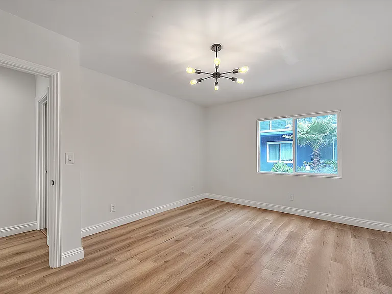 2830 S Sepulveda — Photo 28