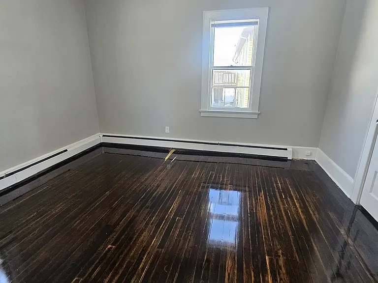 355 Goodrich St #1B — Photo 2
