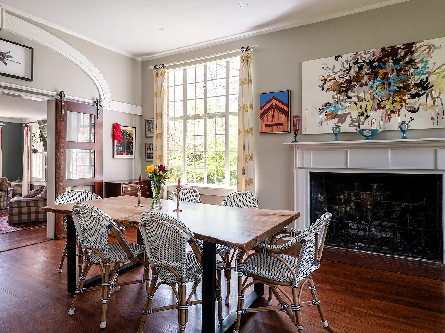 4 bed, 2.5 bath, 2452 sqft, $4,000 — Photo 2