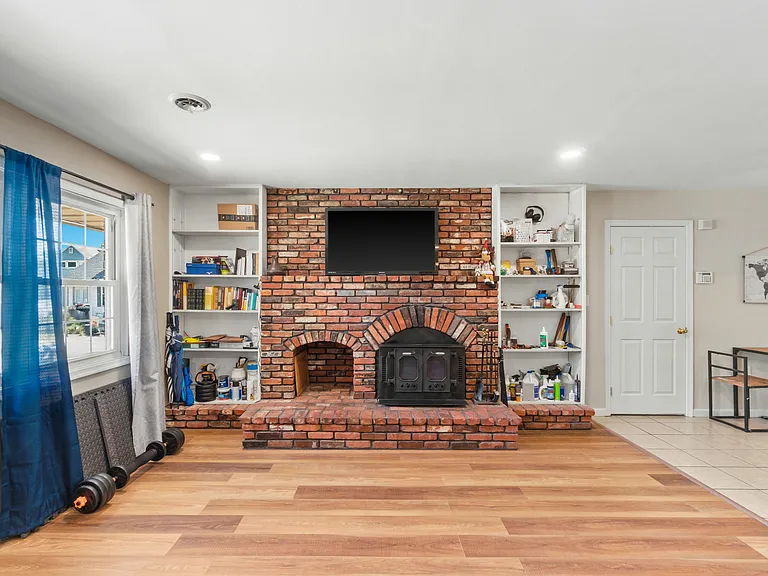 10 N Meadow Dr — Photo 5