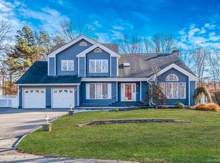 10 Cori Lane, Bohemia, NY 11716