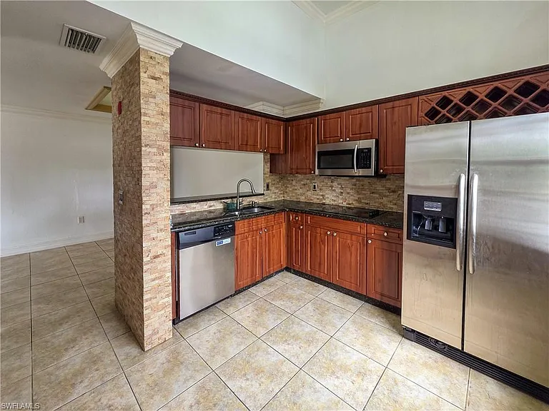 3407 Winkler Ave #304 — Photo 4