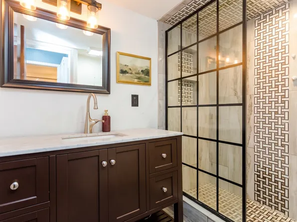 10203 Regal Oaks Dr APT 101, Dallas, TX 75230