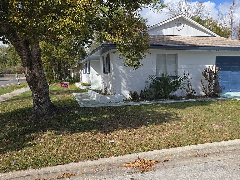 4501 Signal Hill Rd — Photo 2