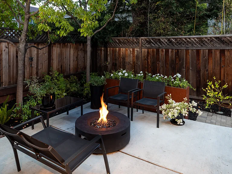 113 Seale Ave — Photo 48