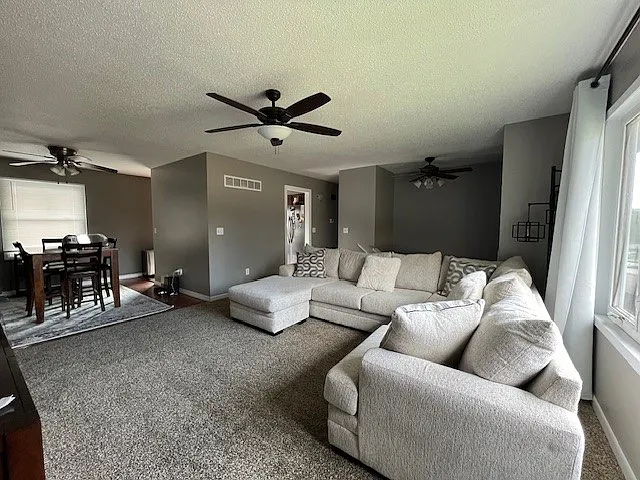 5915 N Linwood Ave — Photo 3
