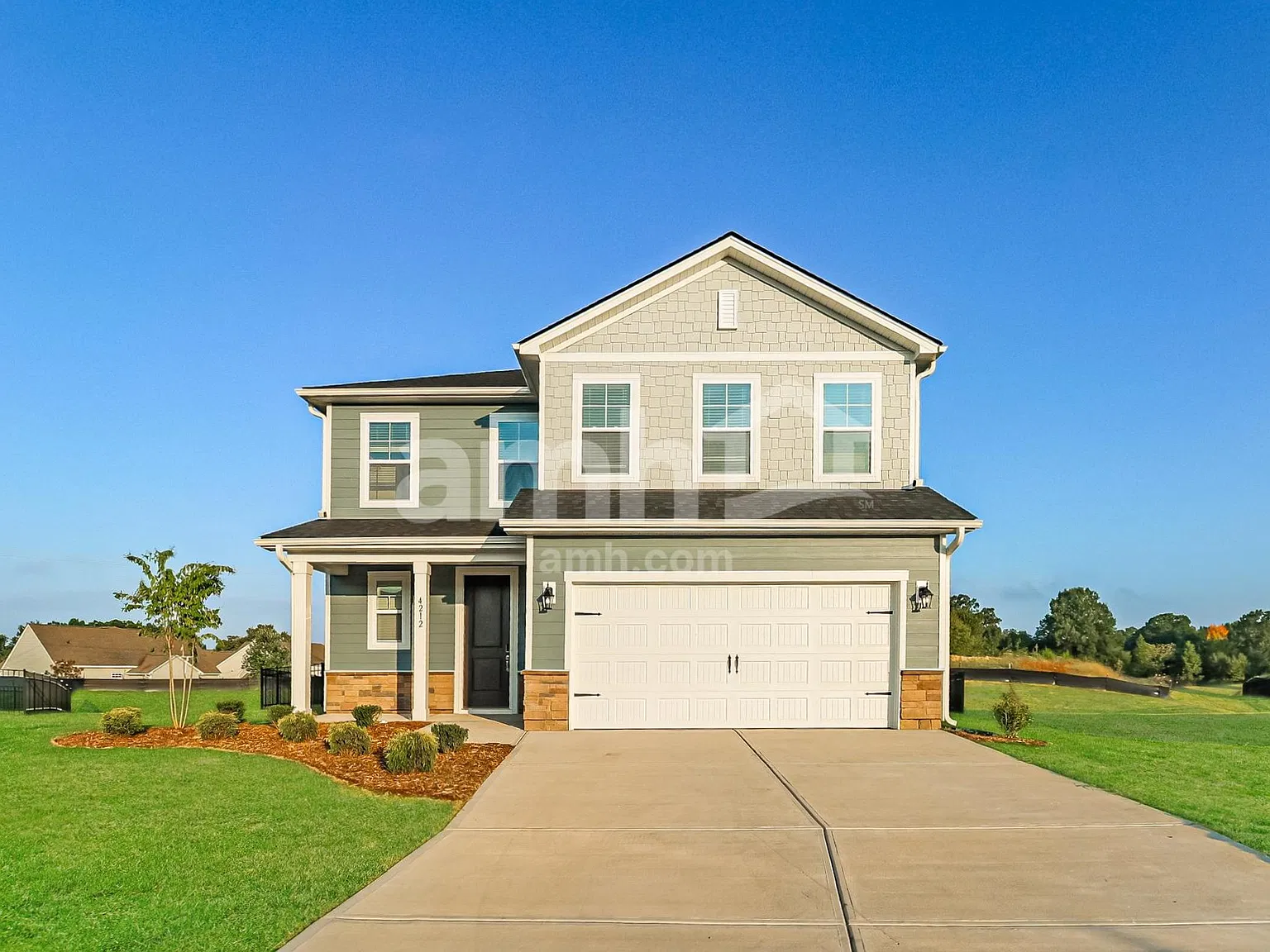 4 bed, 2.5 bath, 1784 sqft, $2,465 — Photo 1