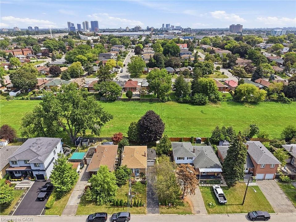 1st image of 88 Cavehill Cres