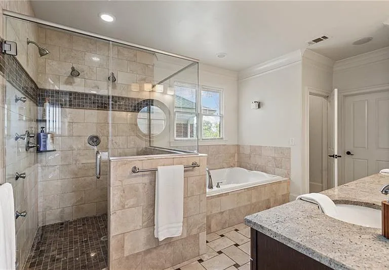629 Boulevard NE — Photo 38