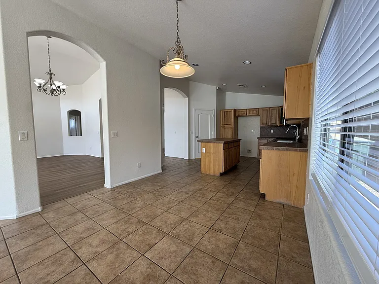 8202 S 47th Ave — Photo 12