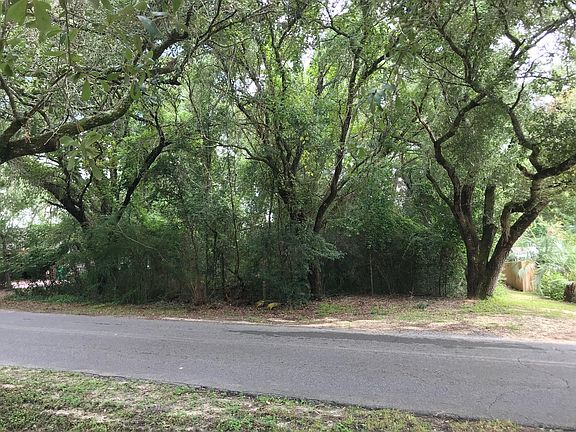 3rd image of Cloverdale Blvd