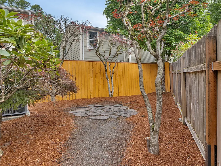 4745 SW 2nd Ave — Photo 25