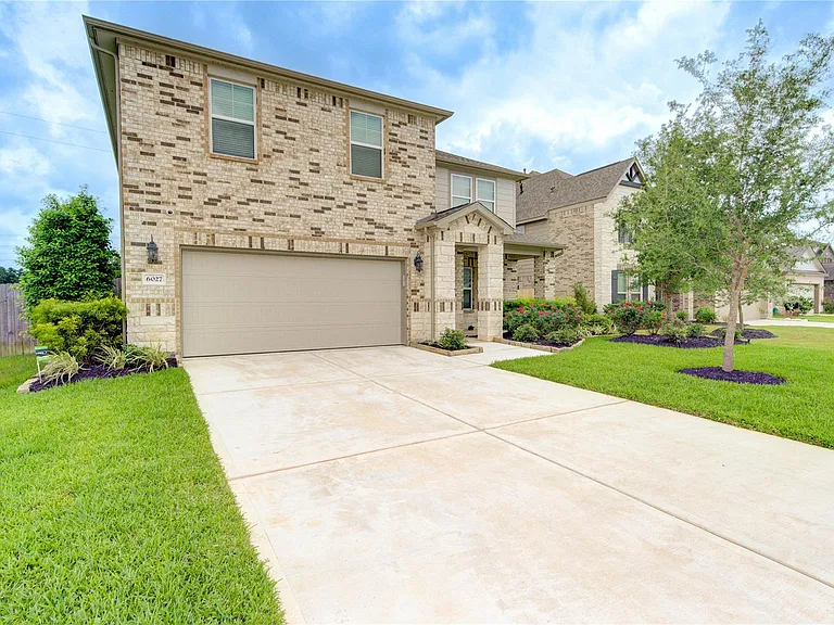 6027 Jenna Way — Photo 1