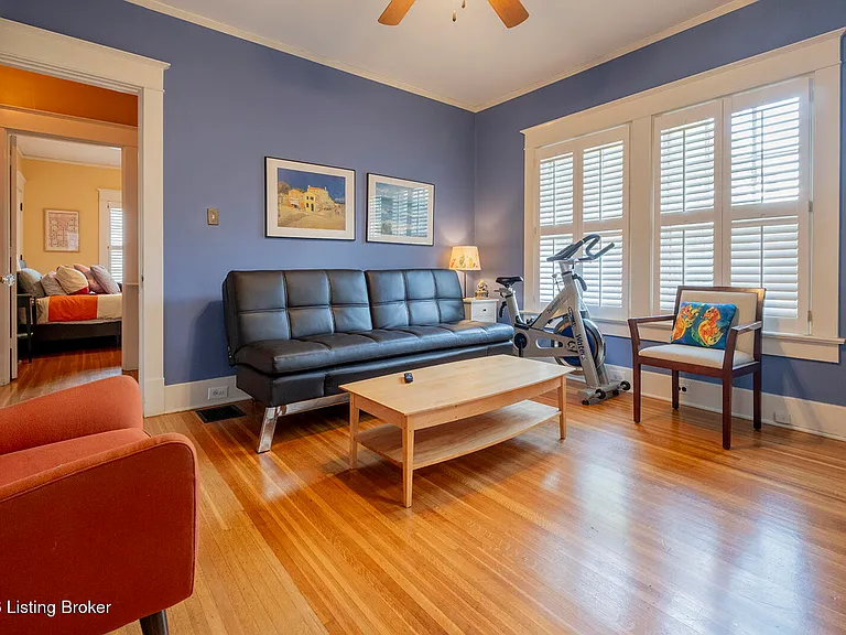 2424 Longest Ave — Photo 21