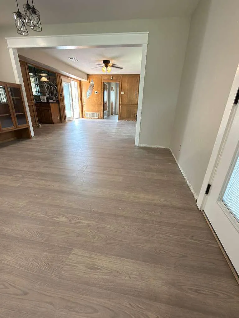 4 bed, 3.5 bath, 4482 sqft, $3,195 — Photo 4