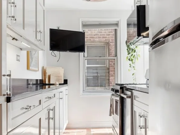 340 Haven Avenue image 1 of 12