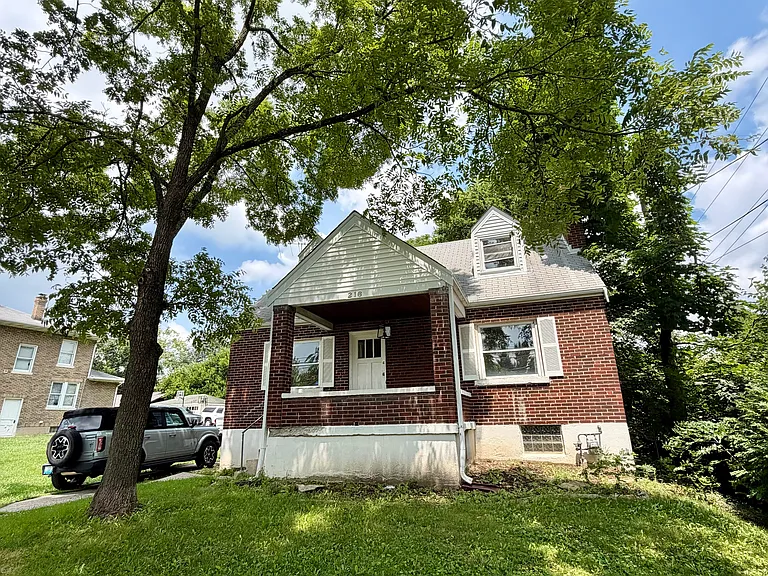 216 Main St — Photo 2