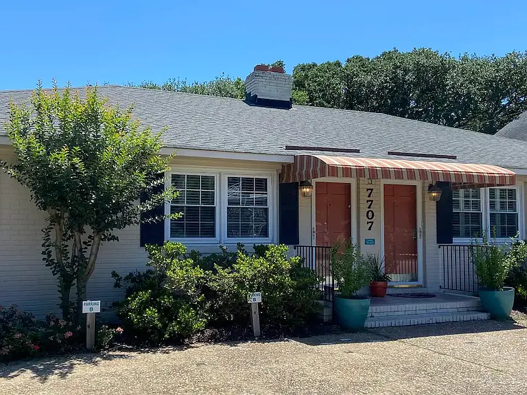 7707 Atlantic Ave #A — Photo 3