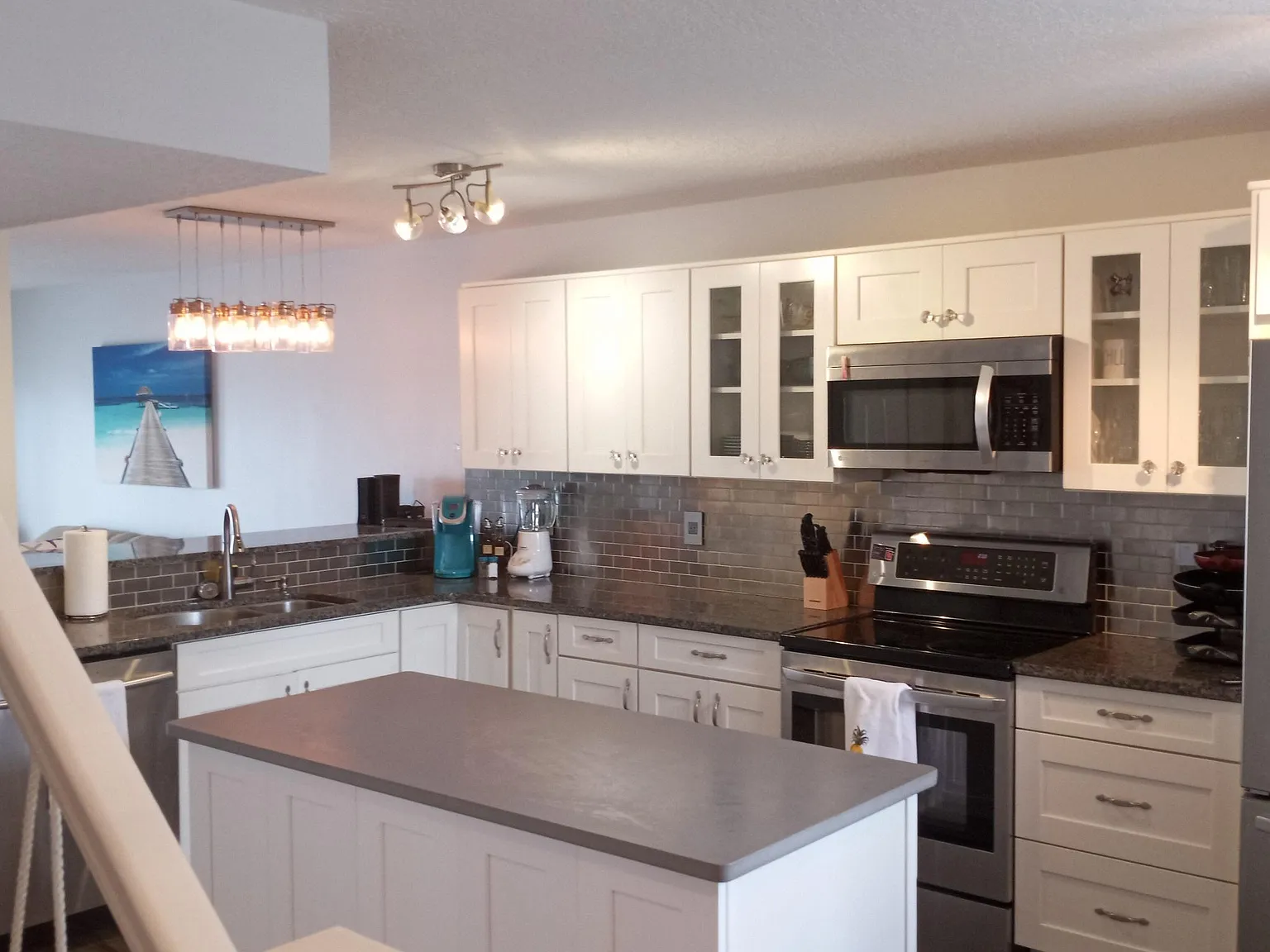 2 bed, 1.5 bath, 1022 sqft, $3,900 — Photo 2