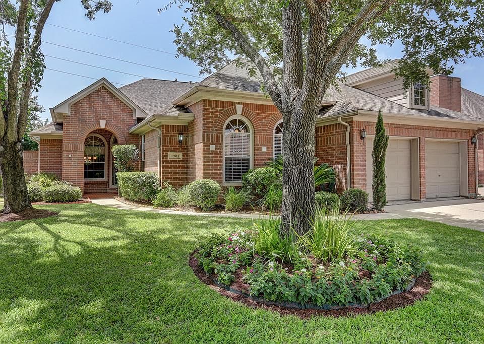 1st image of 13915 Carriage Walk Ln