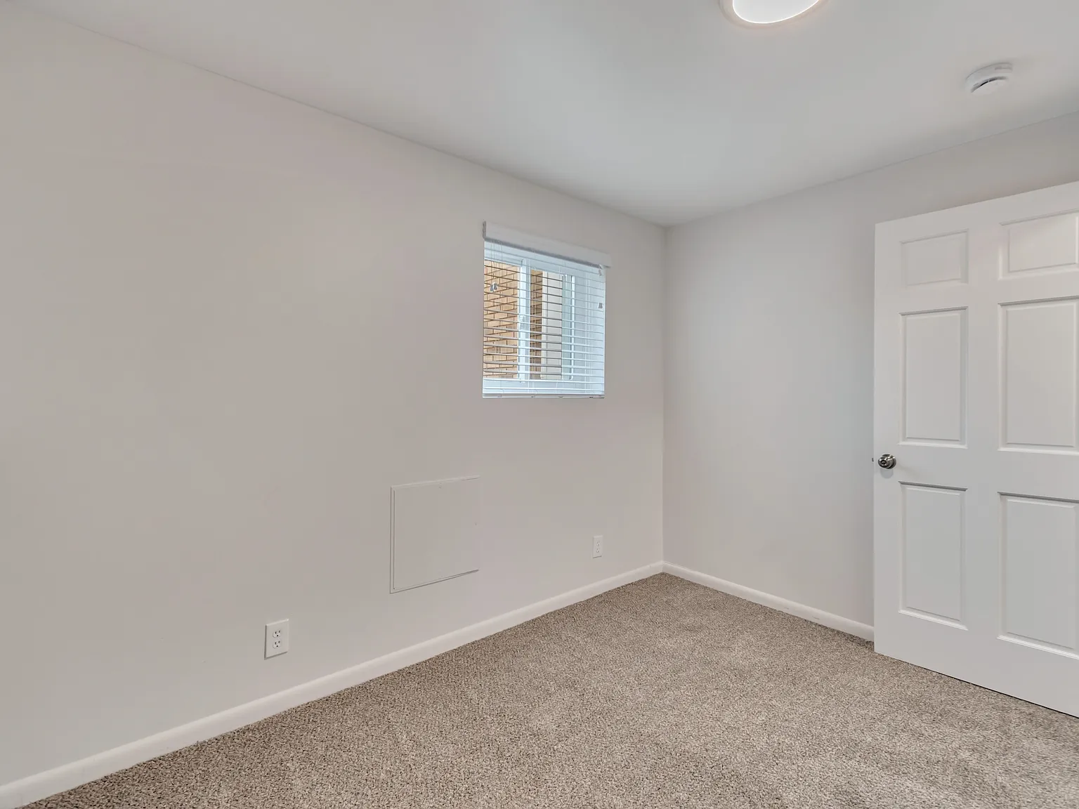 2066 W Quailstone Drive - 2-Dow... — Photo 2