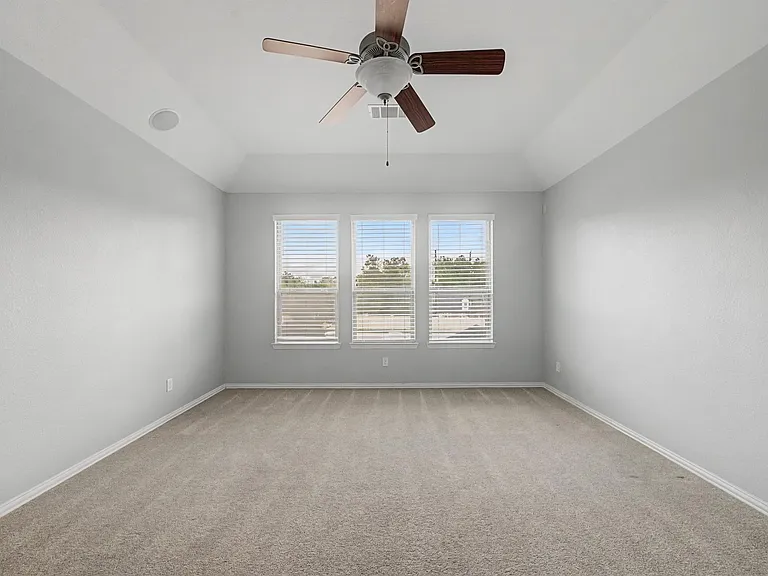 28298 Calaveras Lake Dr — Photo 37
