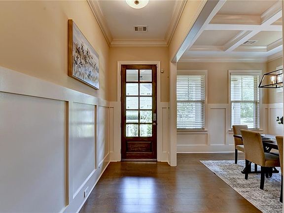4th image of 101 Spur Ln