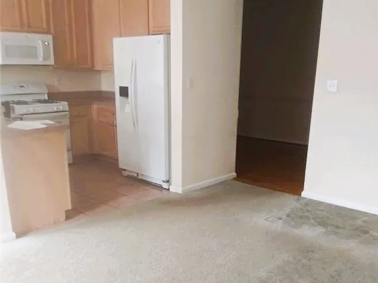 2229 Bizzone Cir — Photo 5