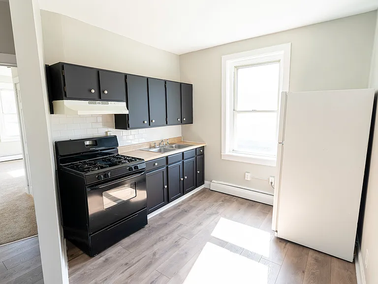 1 Bedroom Apartment - 120 Holstein St. 1 Bedroom Apartment - 120 Holstein St.