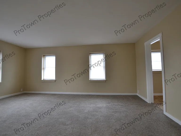 120 E North St #B1-2F — Photo 7