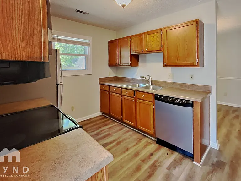 8224 Wynewood Ct — Photo 4