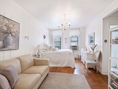 221 E 76th St APT 2B, New York, NY, 10021
