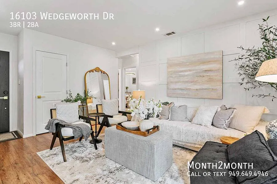 The Sunshine Retreat on Wedgeworth Dr — Photo 2