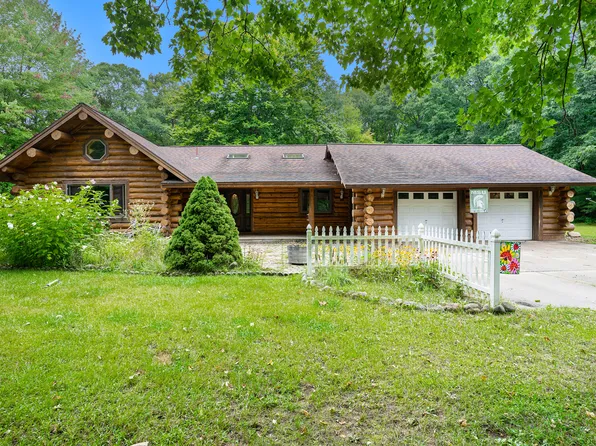 8811 S Parson Ave, Newaygo, MI 49337