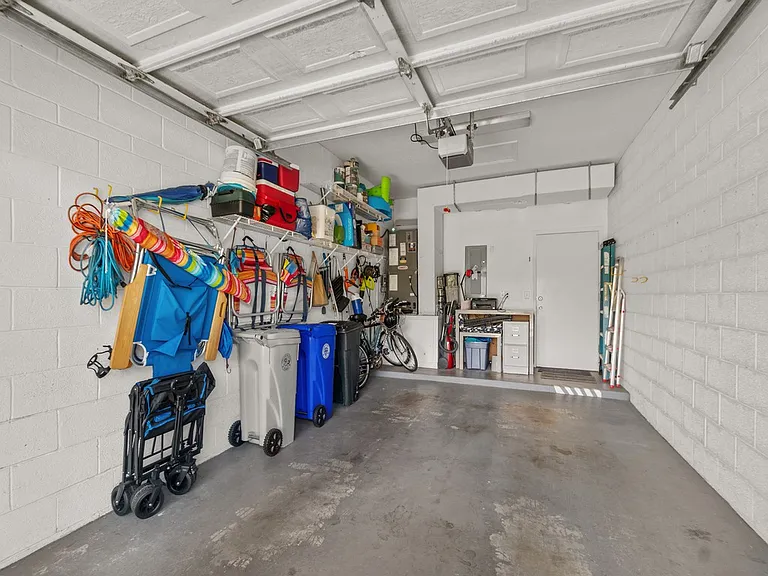 219 Park Shores Cir #B — Photo 23