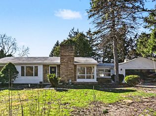 2018 N West St, Wheaton, IL 60187