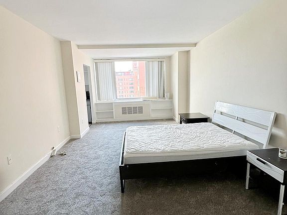 2nd image of 1121 Arlington Blvd APT 814