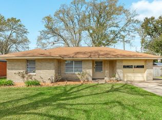 2109 N Tinsley St, Angleton, TX 77515