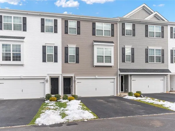 107 Edgewater Ct, Quakertown, PA 18951