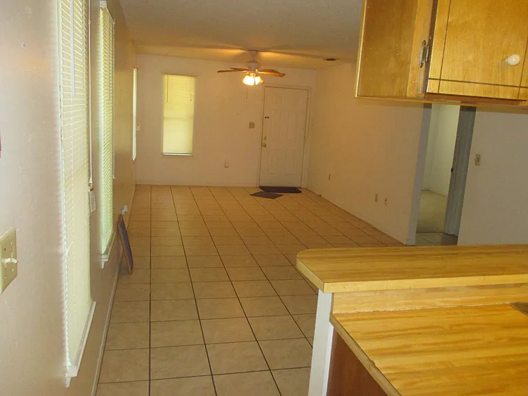 120 Brentwood Ln — Photo 3
