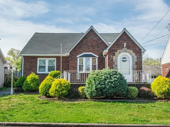 17 Wood St, Little Falls Twp., NJ 07424